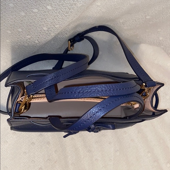 *SOLD* Kate Spade Hayes Street Isobel Crossbody - Picture 5 of 9